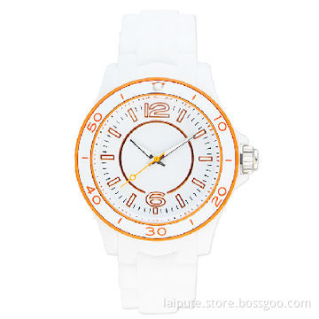 2013 New Quartz Wristwatch with Silicon Strap and Alloy CaseNew